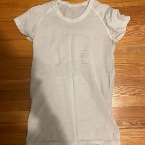 Lululemon White Short Sleeve Athletic Top size 2